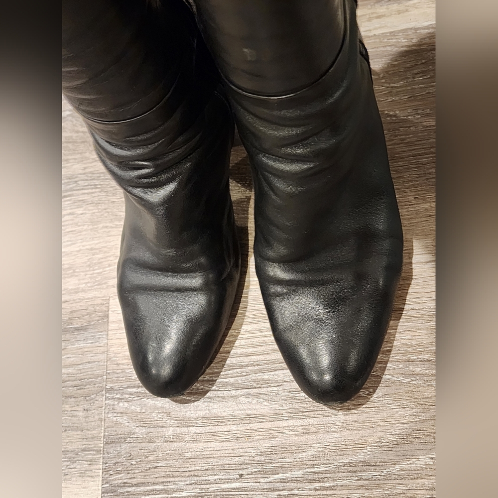 Prada Black Leather Heeled Boots with Pointed Toe - Picture 8 of 12